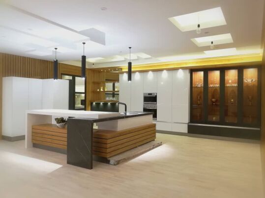 اجرای انواع کابینت آشپزخانه شامل کابینت های کلاسیک، مدرن و نئو کلاسیک