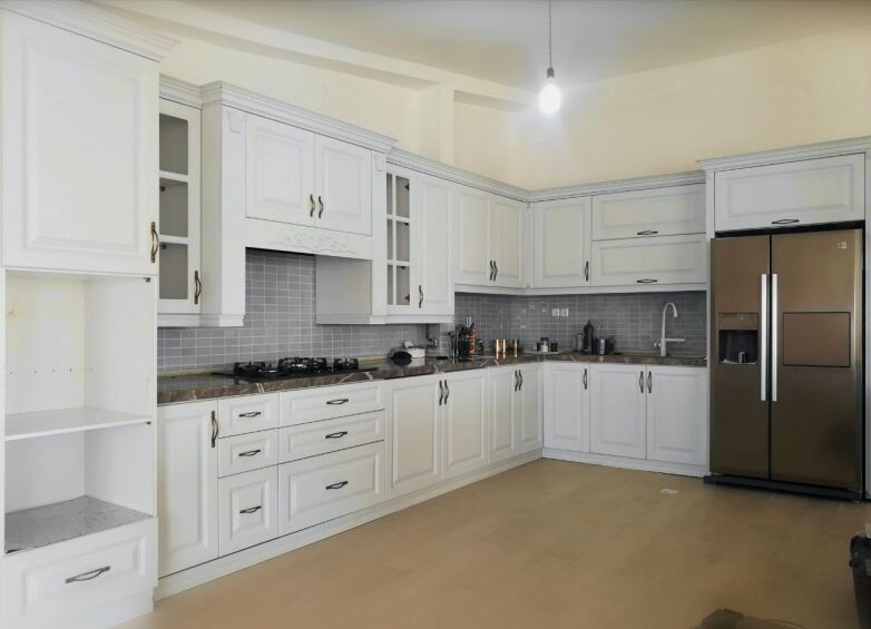 کابینت تماشا طراح دکوراسیون داخلی طراحی سبک نئوکلاسیک